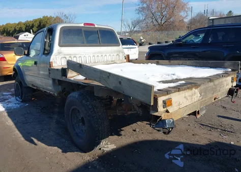 2001 Toyota Tacoma Base V6 z USA, uszkodzony, nr VIN 5TEWN72N11Z801597